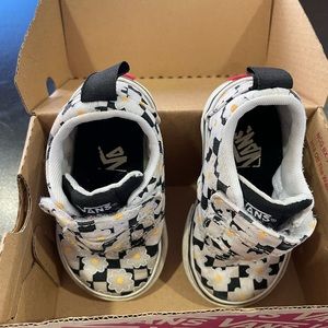 Toddler size 4 Yellow flower print Vans